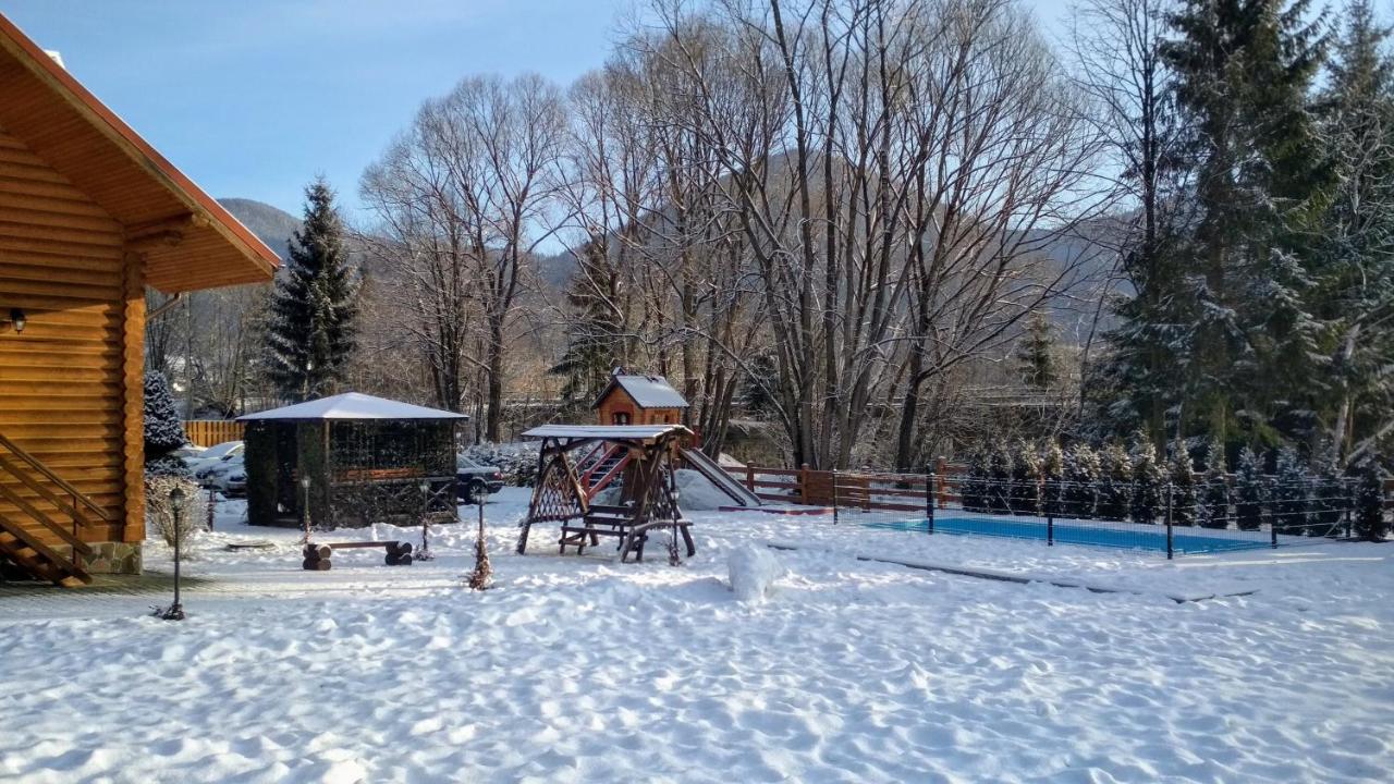 Mini Hotel Zakrut Tatariv Kültér fotó