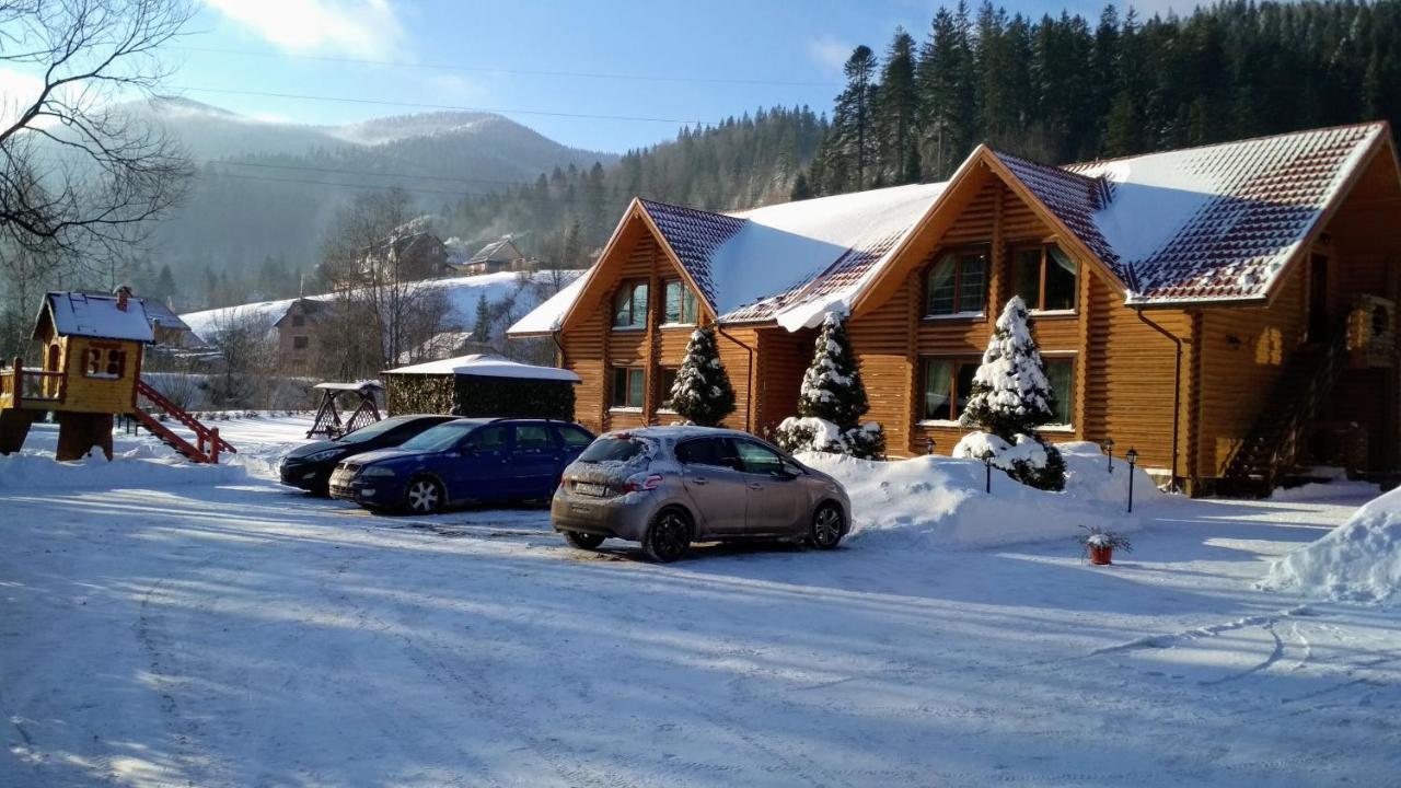 Mini Hotel Zakrut Tatariv Kültér fotó