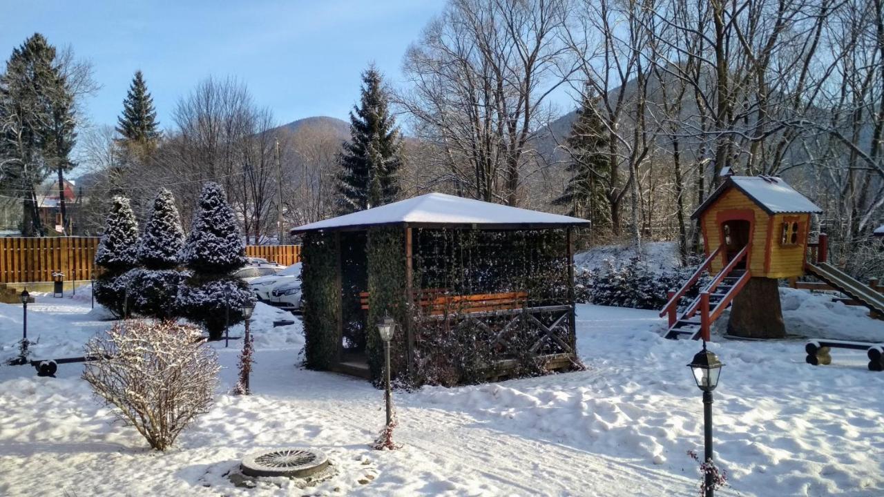 Mini Hotel Zakrut Tatariv Kültér fotó