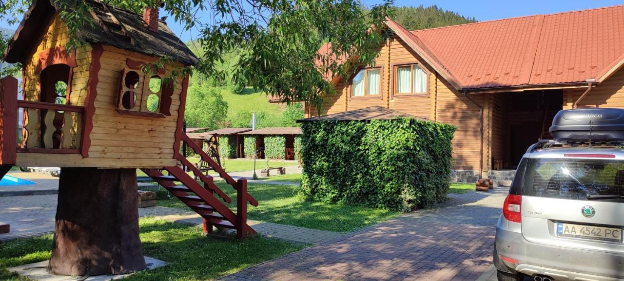 Mini Hotel Zakrut Tatariv Kültér fotó