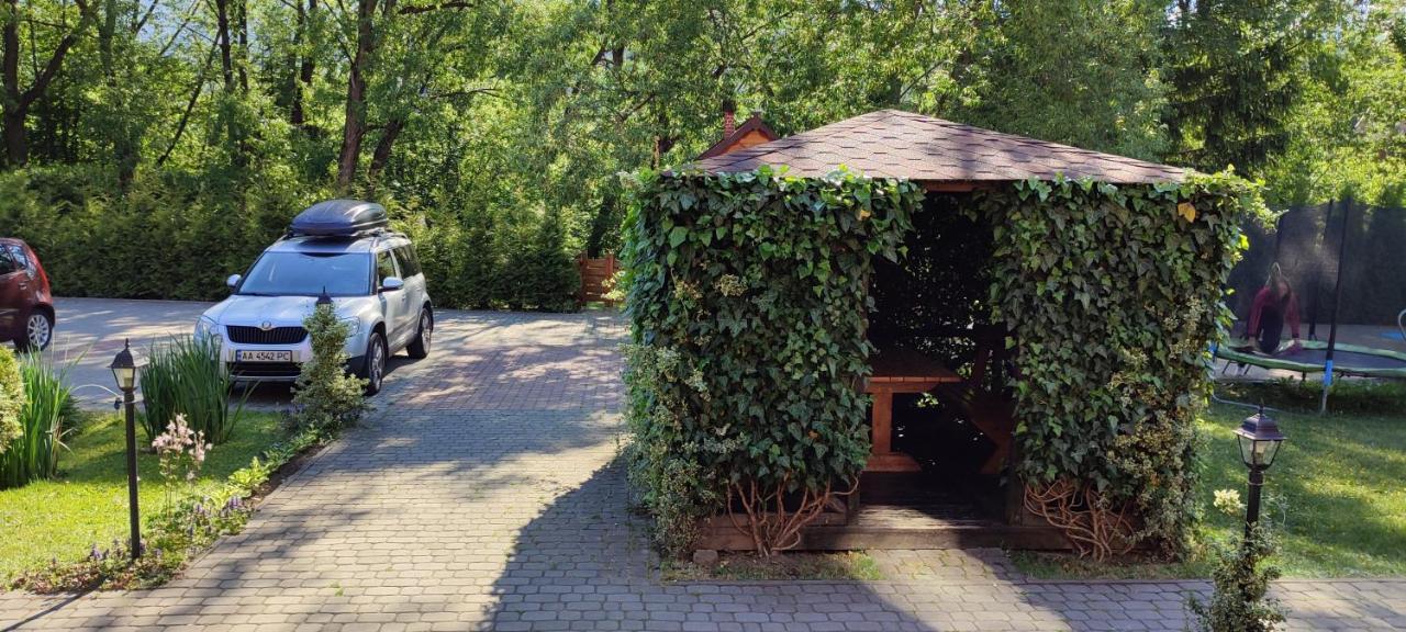 Mini Hotel Zakrut Tatariv Kültér fotó